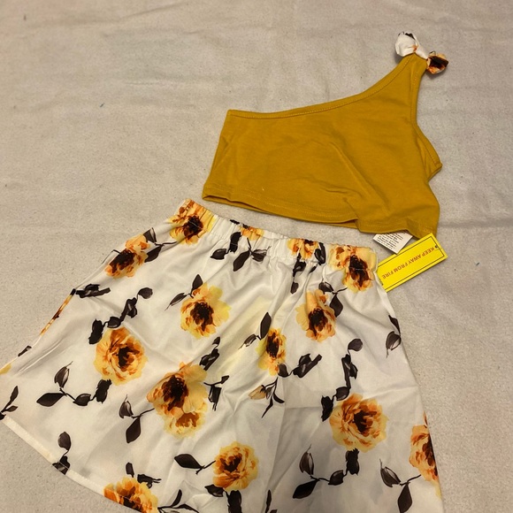 🧨SHEIN Baby Bow One Shoulder Top & Floral Print Skirt NWT (size 2-3) - Picture 2 of 12